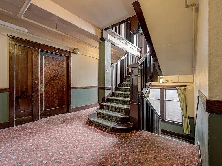 Virginian Apartments — Photo 18