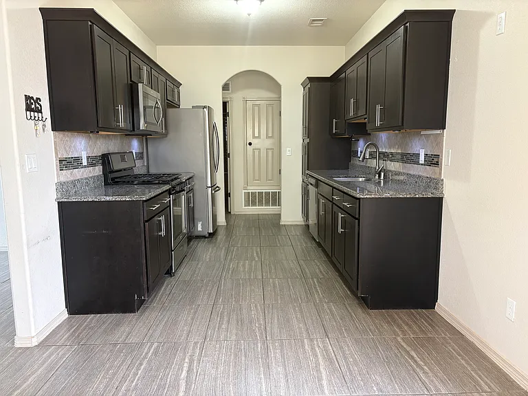 13195 Wellington Dr — Photo 15