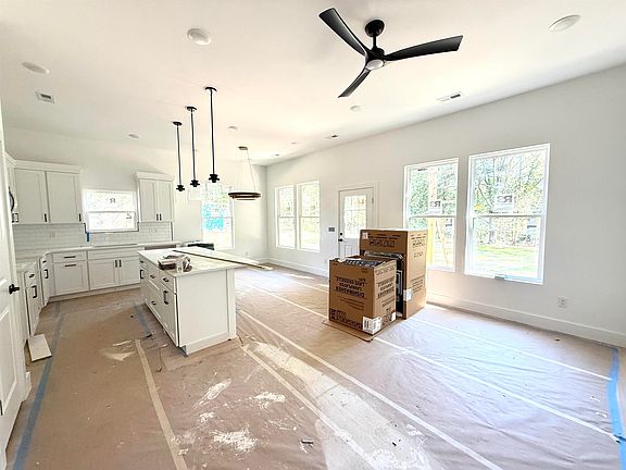 2nd image of 735 Beaumont Ave
