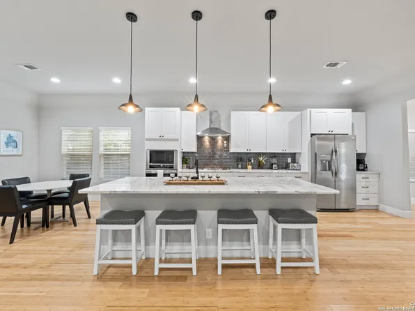 422 E WOODLAWN AVE, San Antonio, TX 78212