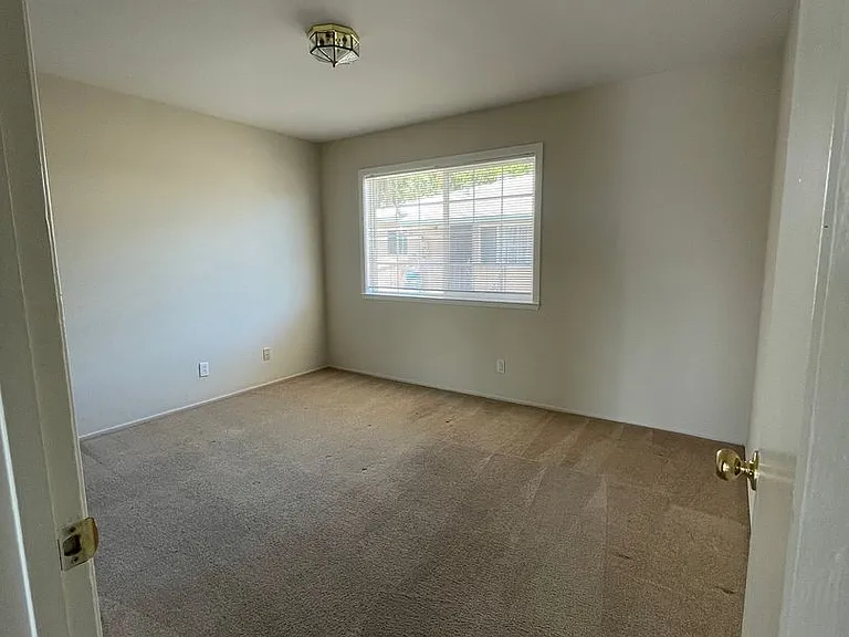 2206 Deborah Dr — Photo 5