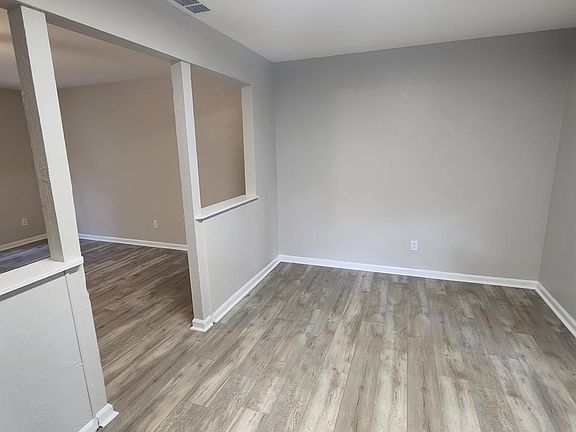 5th image of 2479 Dundee Dr