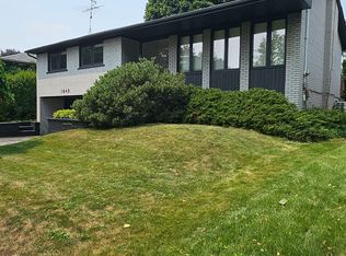 1643 Sunnycove Dr, Mississauga, ON L4X 1B6