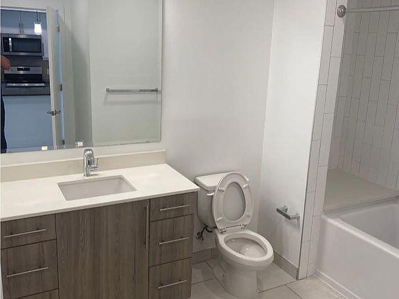 4th image of 7500 NW 104th Ave #303