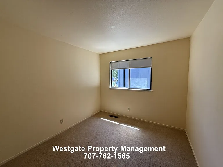 1453 Capri Ave — Photo 10