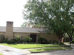 11543 Overbrook Ln, Houston, TX 77077