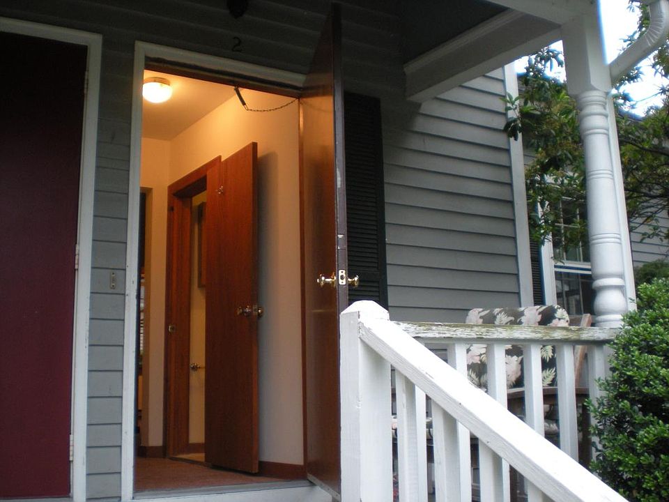 1st image of 24 Compo Rd N APT 2
