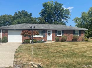 905 Blue Ridge Dr, Belleville, IL 62223