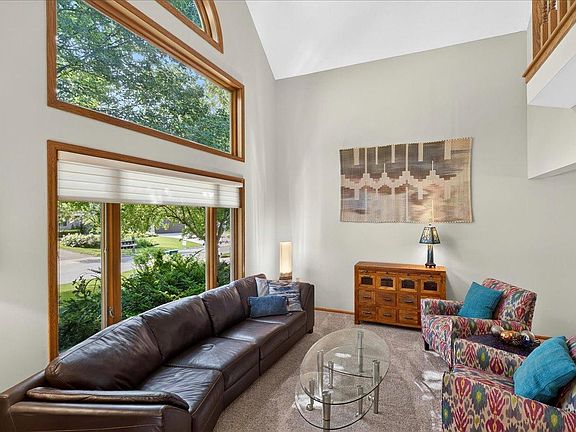 4th image of 11623 Magnolia Ct N