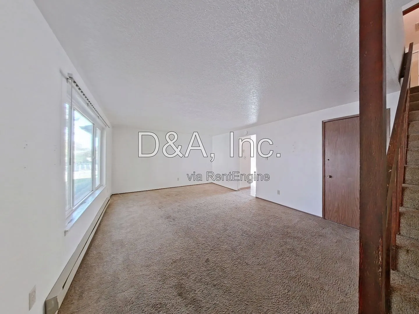 3 bed, 1.5 bath, $1,895 — Photo 2