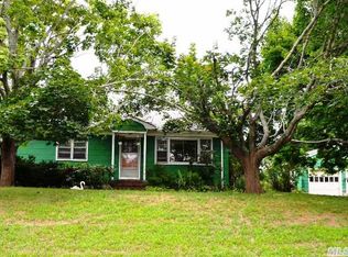 900 Alvahs Ln, Cutchogue, NY 11935