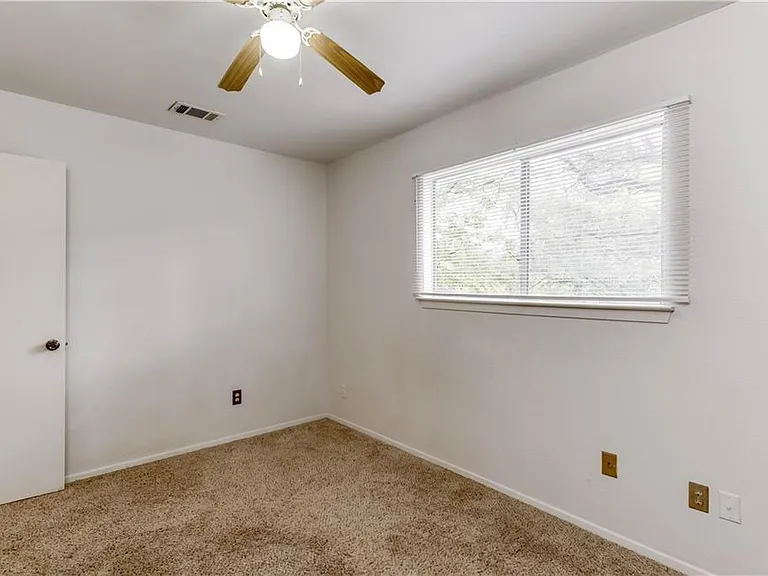 4200 Everest Ln — Photo 22