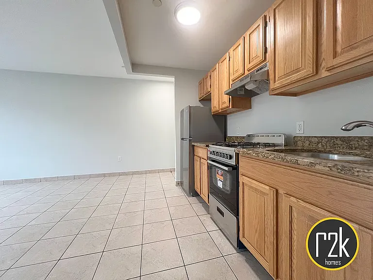 30-35 31st St #2F — Photo 11