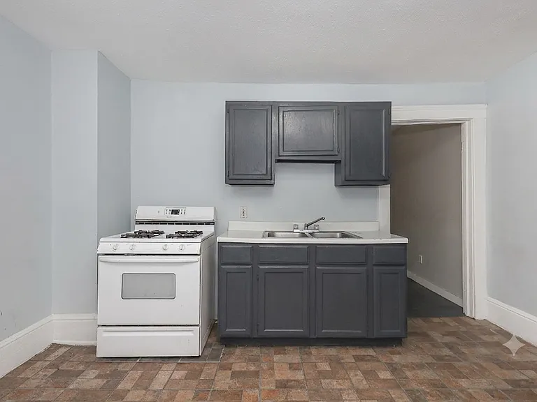 8700 Willard Ave #2 — Photo 2