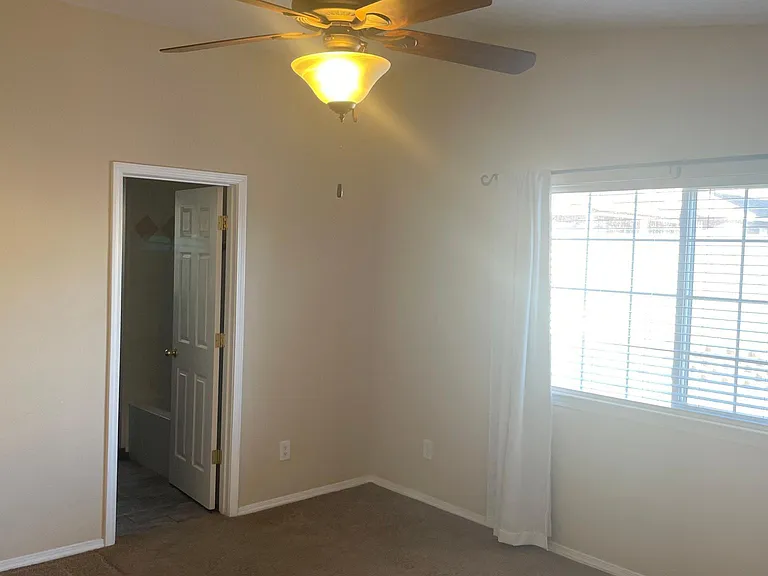 6405 Tauton Rd NW — Photo 10