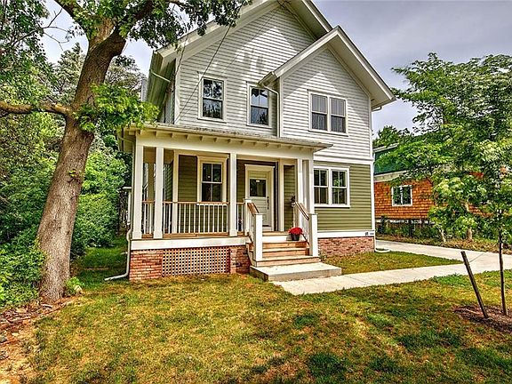 2nd image of 183 Congress Ave