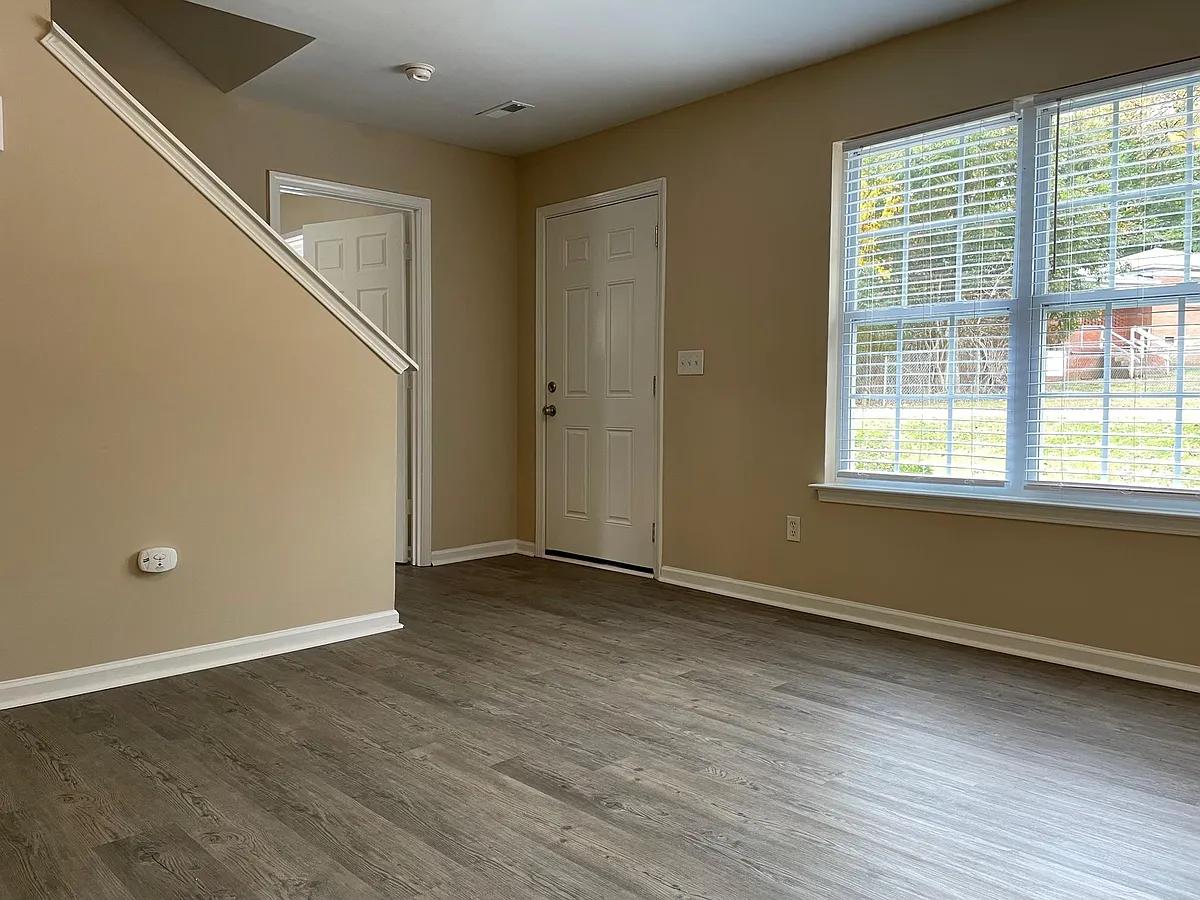 Living Room/Entry - 510 Wabash Ave