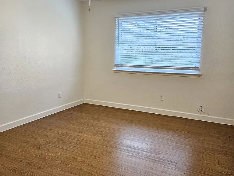 8005 Creekmere Ln — Photo 6