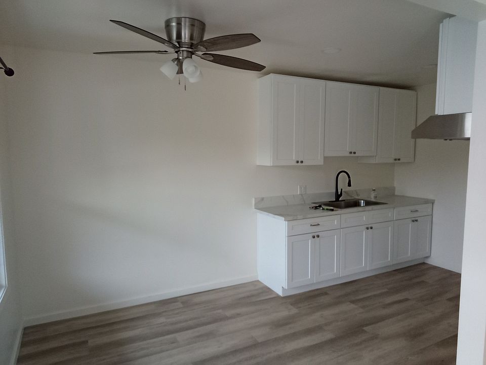 1st image of 810 Austin Ave #2