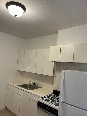 752 Huntington Ave #4B — Photo 4