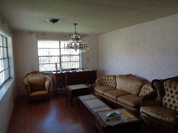 5th image of 6122 2nd Ave