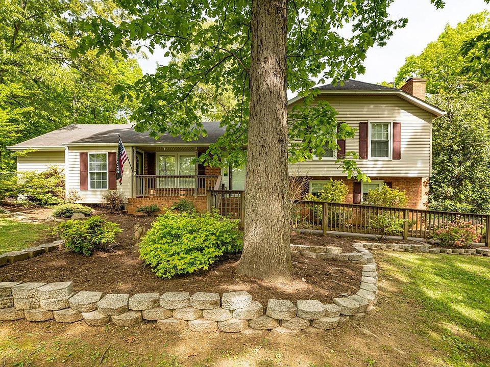 1st image of 101 Valleywood Dr