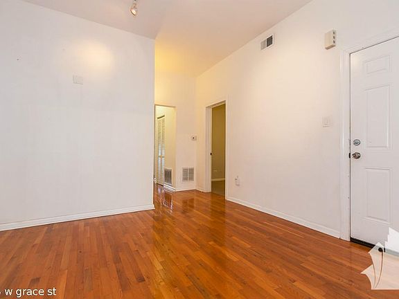 2nd image of 1043 W Grace St #1621
