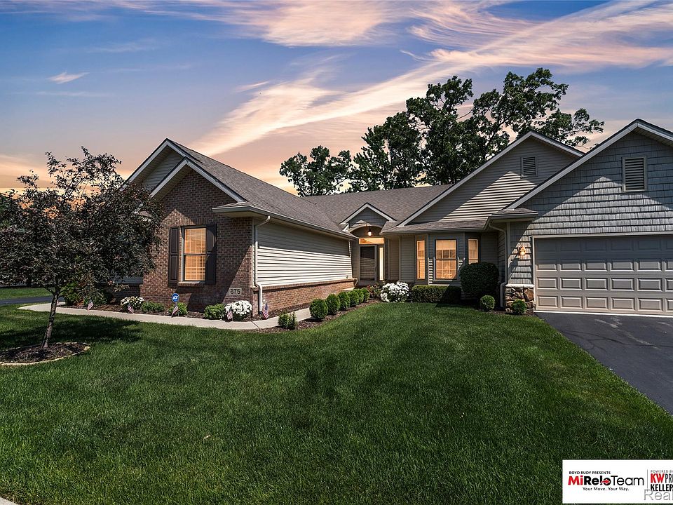 1st image of 876 Flowering Plum Dr