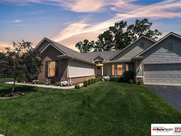 876 Flowering Plum Dr, Brighton, MI 48116