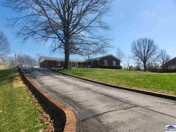 7670 S Sycamore Knolls St, Terre Haute, IN 47802