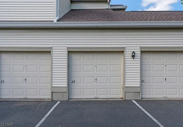 24 Spring Valley Blvd — Photo 21