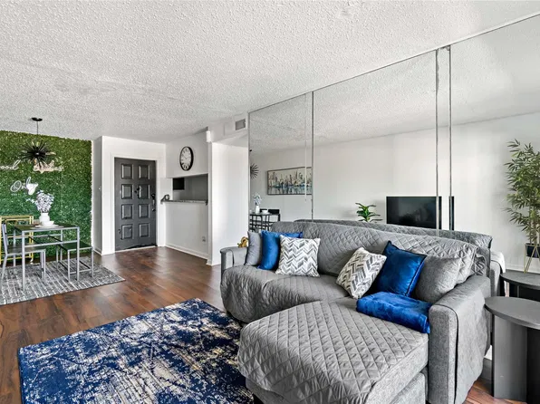 2830 S Bartell Dr APT 211, Houston, TX 77054