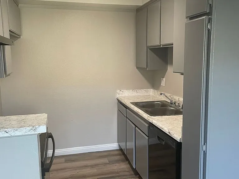 Mountain View Apartments — Photo 11