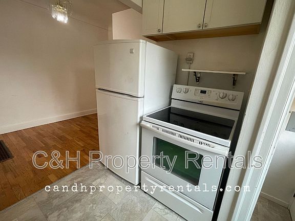 5th image of 1302 1st St W #1
