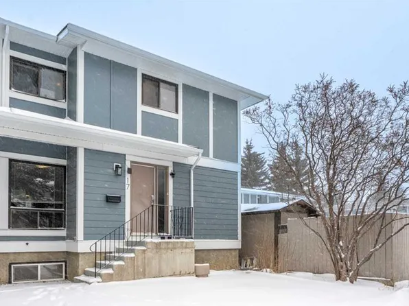 2210 W Oakmoor Dr SW #17, Calgary, AB T2V 4R4