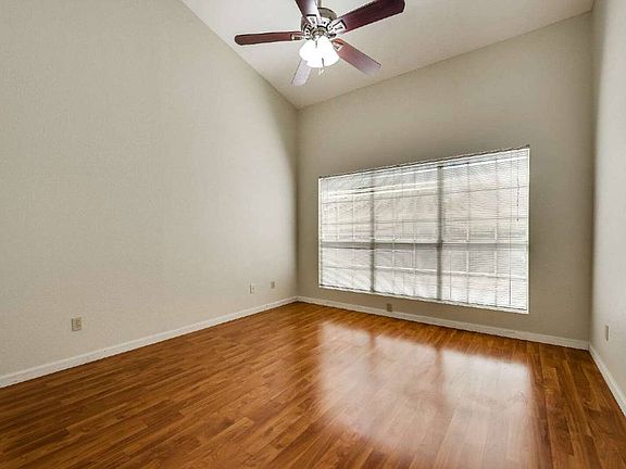 4th image of 3249 Kathy Ln