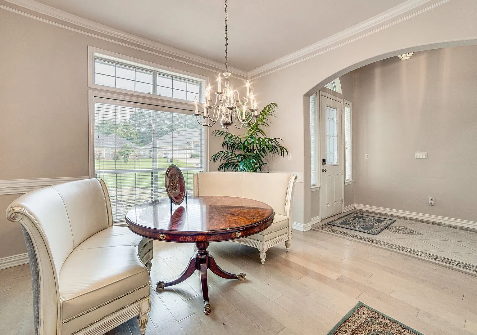Large 3 Bedroom 2 Bathroom in Flint! — Photo 3