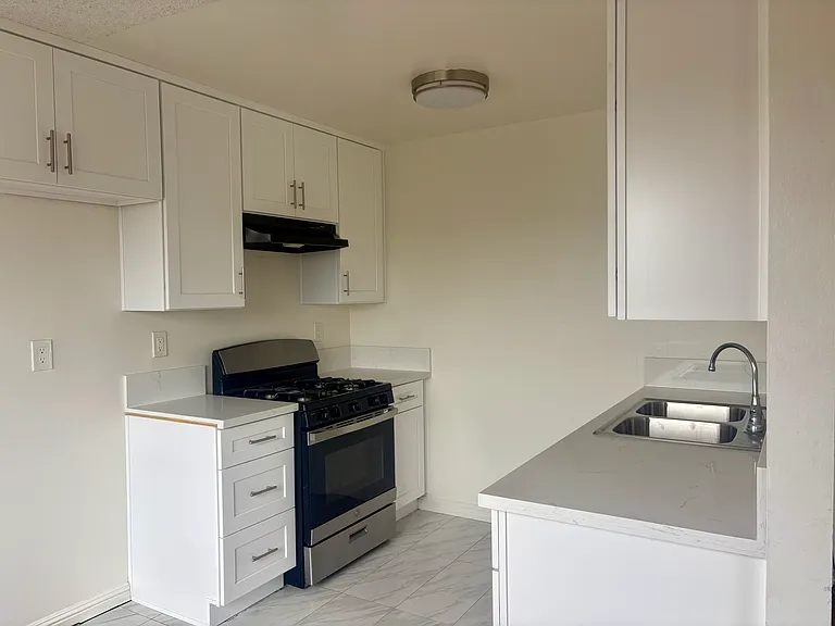 14715 S Budlong Ave #3 — Photo 1
