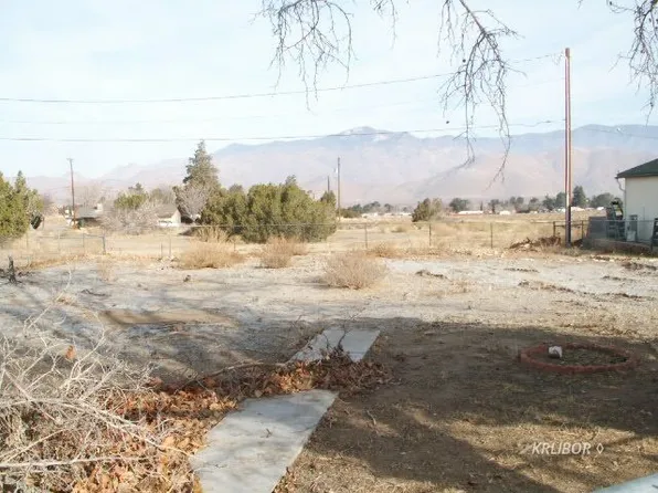 8709 Redbud Ct, Lake Isabella, CA 93240
