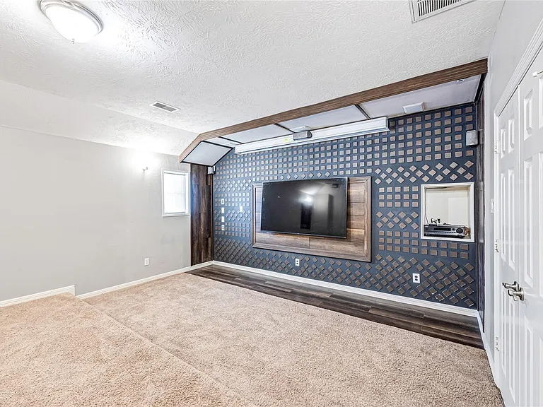 8127 Edenwood Dr — Photo 38