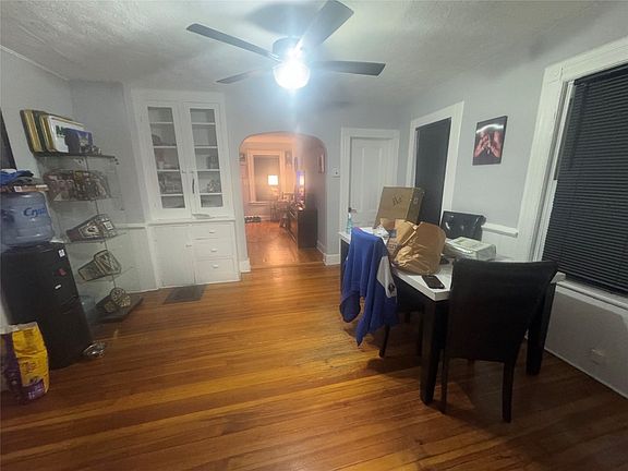 3rd image of 178 Saint Charles St