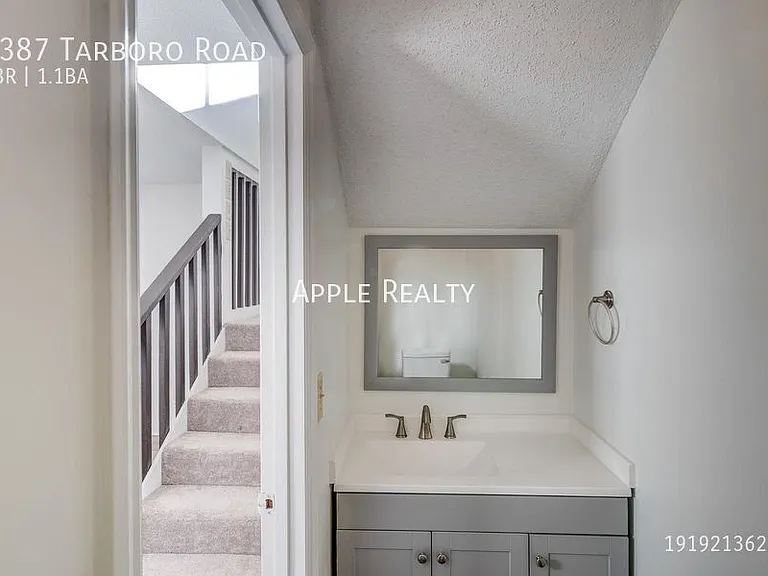 1387 Tarboro Rd — Photo 5