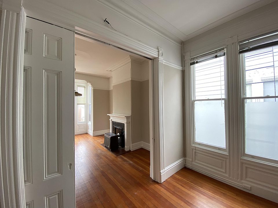 1st image of 949 Page St APT 3