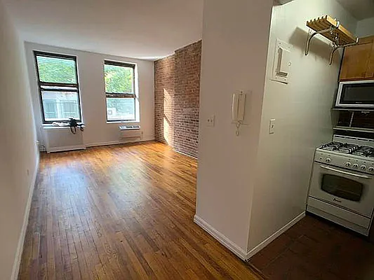 Rented by J PRESTON AND ASSOCIATES INC | media 7