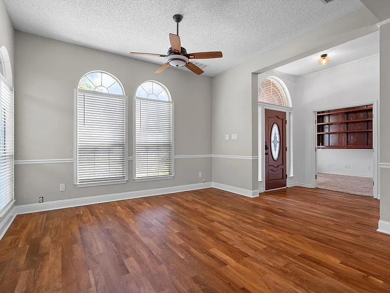1324 Winnipeg Dr — Photo 13