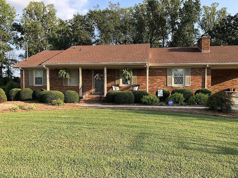 1st image of 1924 Carolina Cir