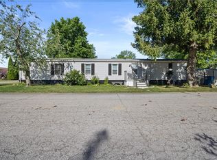 135 Cedar Brook Dr, Elyria, OH 44035