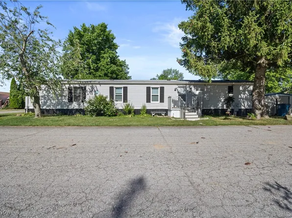 135 Cedar Brook Dr, Elyria, OH 44035