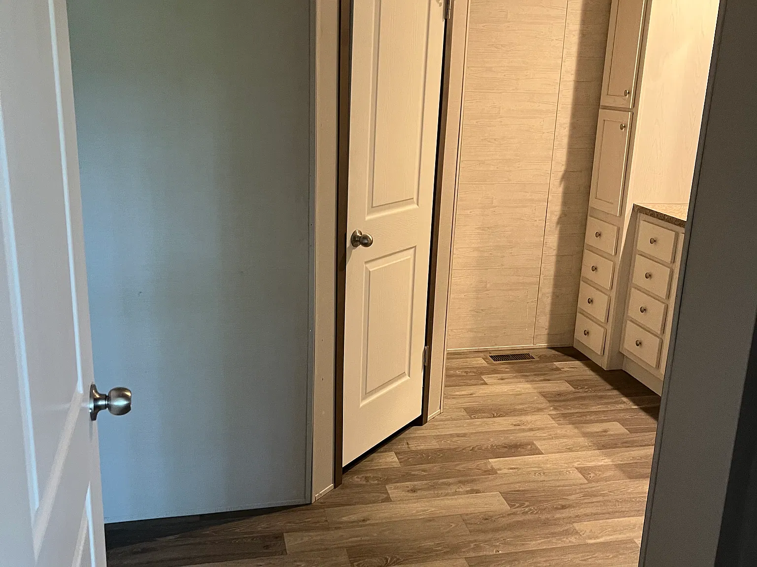 3 bed, 952 sqft, $1,500 — Photo 3