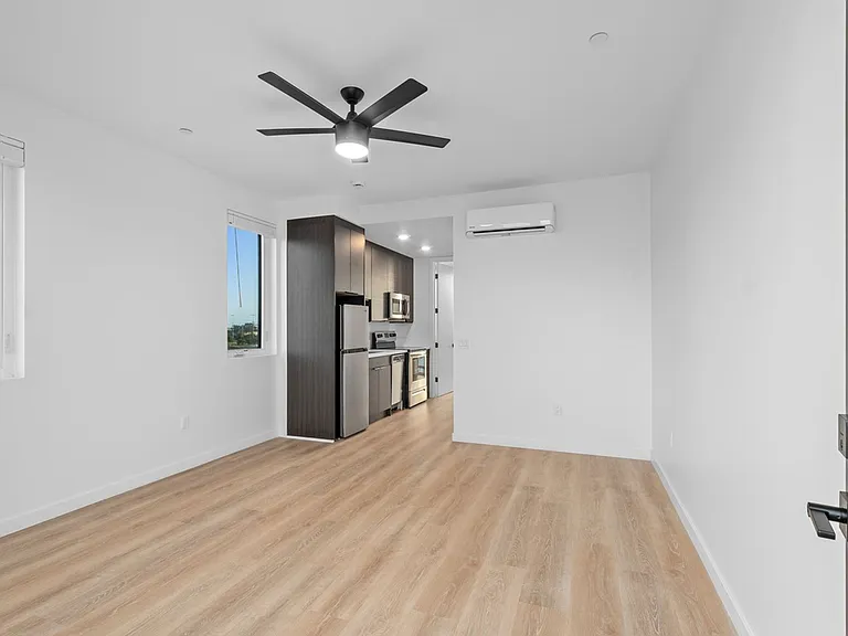 131 National City Blvd #201 — Photo 7